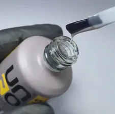 https://nailbox.ru/catalog/bazy/bazy-prozrachnye/bazovoe-pokrytie-dlya-gel-laka-strong-base-uno-16-g/